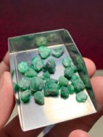 Rare Find: 39.65ct Swat Emerald Lot with Brilliant Clarity & Color - Image 7