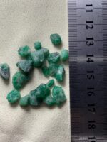 Rare Find: 39.65ct Swat Emerald Lot with Brilliant Clarity & Color - Image 8
