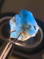 The Allure of Afghanite: A 7.45 ct Colour-Change Crystal Gem - Image 2