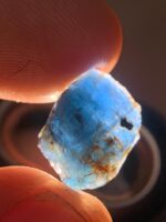 The Allure of Afghanite: A 7.45 ct Colour-Change Crystal Gem - Image 3