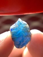 The Allure of Afghanite: A 7.45 ct Colour-Change Crystal Gem - Image 10