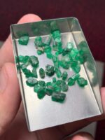 Bulk Beauty: 26.80 Carat Emerald Rough Lot from Swat Valley - Image 2