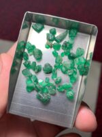Bulk Beauty: 26.80 Carat Emerald Rough Lot from Swat Valley - Image 3