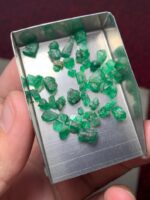 Bulk Beauty: 26.80 Carat Emerald Rough Lot from Swat Valley - Image 7