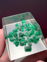 Bulk Beauty: 26.80 Carat Emerald Rough Lot from Swat Valley - Image 8