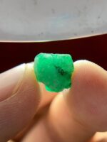 5.35ct Swat Emerald Crystal – Natural Green Gemstone from Pakistan - Image 3