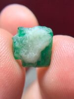 5.35ct Swat Emerald Crystal – Natural Green Gemstone from Pakistan - Image 7