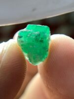 3.30ct Swat Emerald Crystal – A Compact Natural Gem - Image 8