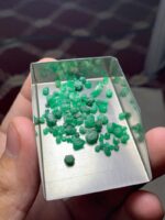 18.25 ct Swat Emerald Rough Lot – Natural Green Crystals from the “Emerald Valley” of Pakistan - Image 9