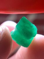 7.91 ct Natural Emerald Crystal from Swat Valley – Exceptional Depth and Compact Power - Image 8