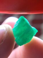7.91 ct Natural Emerald Crystal from Swat Valley – Exceptional Depth and Compact Power - Image 10