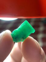 8.66 ct Natural Emerald Crystal from Swat Valley – Complete Gemstone Overview - Image 4