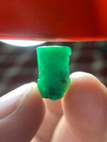 8.66 ct Natural Emerald Crystal from Swat Valley – Complete Gemstone Overview - Image 5