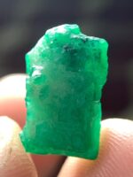 8.66 ct Natural Emerald Crystal from Swat Valley – Complete Gemstone Overview - Image 6
