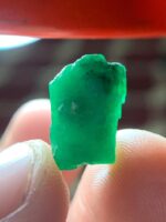 8.66 ct Natural Emerald Crystal from Swat Valley – Complete Gemstone Overview - Image 7