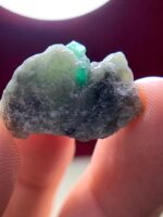 Monumental Beauty: 24.25ct Swat Emerald Specimen in Natural Form - Image 7