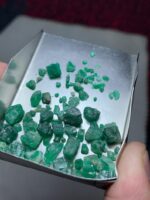30.70ct Swat Emerald Rough Lot – Natural Green Crystals (Avg. Size: 8.30×5.89×4.83 mm) - Image 2