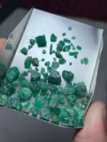 30.70ct Swat Emerald Rough Lot – Natural Green Crystals (Avg. Size: 8.30×5.89×4.83 mm) - Image 3