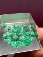 30.70ct Swat Emerald Rough Lot – Natural Green Crystals (Avg. Size: 8.30×5.89×4.83 mm) - Image 6