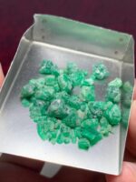 30.70ct Swat Emerald Rough Lot – Natural Green Crystals (Avg. Size: 8.30×5.89×4.83 mm) - Image 7
