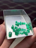 11 ct Emerald Rough Lot from Swat – Detailed Overview - Image 4