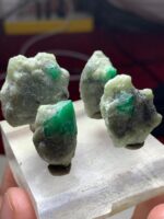 Swat Emerald Specimen: 188.75ct Natural Crystal from Pakistan - Image 7