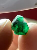 Deep Green Luxury: A 2.19ct Emerald Crystal from Swat Valley - Image 7