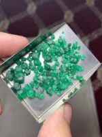 35.11 Carat Rough Emerald from Swat: A Natural Masterpiece in Green - Image 4