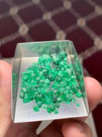 35.11 Carat Rough Emerald from Swat: A Natural Masterpiece in Green - Image 7