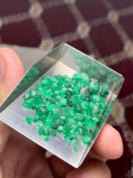 35.11 Carat Rough Emerald from Swat: A Natural Masterpiece in Green - Image 8