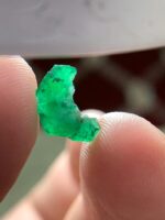Vibrant Green Gem: 2.17 Carat Emerald Crystal from Swat Valley, Pakistan - Image 4