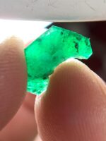 Vibrant Green Gem: 2.17 Carat Emerald Crystal from Swat Valley, Pakistan - Image 8