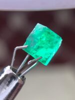 Perfectly Proportioned: 1.40 Carat Emerald Crystal from Swat Valley, Pakistan - Image 2