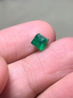 Perfectly Proportioned: 1.40 Carat Emerald Crystal from Swat Valley, Pakistan - Image 11