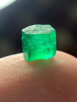 Perfectly Proportioned: 1.40 Carat Emerald Crystal from Swat Valley, Pakistan - Image 3