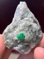Natural Brilliance: 178.20 Carat Emerald Specimen from Swat Valley - Image 4