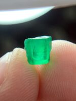 Perfectly Proportioned: 1.40 Carat Emerald Crystal from Swat Valley, Pakistan - Image 8