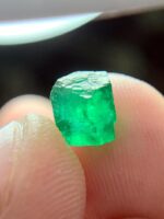 Perfectly Proportioned: 1.40 Carat Emerald Crystal from Swat Valley, Pakistan - Image 9