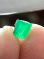 Perfectly Proportioned: 1.40 Carat Emerald Crystal from Swat Valley, Pakistan - Image 10