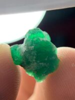 Bold and Natural: 5.60ct Swat Emerald Crystal with Deep Green Brilliance - Image 2