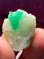 43.00ct Swat Emerald Specimen – Natural Crystal Form (25x21x14mm) - Image 3