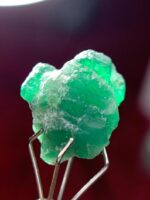 Bold and Natural: 5.60ct Swat Emerald Crystal with Deep Green Brilliance - Image 5