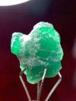 Bold and Natural: 5.60ct Swat Emerald Crystal with Deep Green Brilliance - Image 6