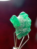 Bold and Natural: 5.60ct Swat Emerald Crystal with Deep Green Brilliance - Image 8