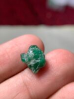 Bold and Natural: 5.60ct Swat Emerald Crystal with Deep Green Brilliance - Image 9