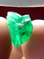 New Arrival: 2.81 ct Swat Emerald Crystal — Deep, Elegant, and Faceting-Ready - Image 7