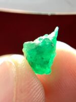 New Arrival: 2.81 ct Swat Emerald Crystal — Deep, Elegant, and Faceting-Ready - Image 8