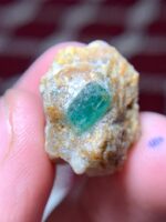 A Striking 27-Carat Swat Emerald Specimen - Image 10