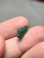 A Long Green Flame: The 2.27ct Swat Emerald Crystal with Striking Proportions - Image 4