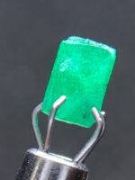 Rare 0.73ct Emerald from Swat: A Small Gem with Exceptional Beauty - Image 7